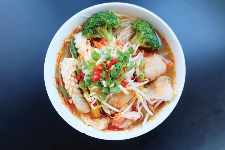 tom yum noodle soup
